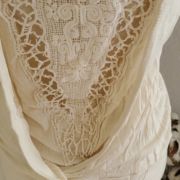 Adorable Charlotte Russe top - Picture 4 of 5